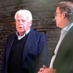 Felipe González conversa con Alberto Núñez Feijóo en su podcast. (Captura: Podimo España)