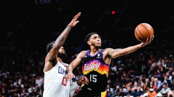 La eliminatoria se desplaza ahora a Los Ángeles. (Foto: @Suns)
