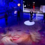 Emotiva despedida a Mila Ximénez en el plató de Sálvame. (Foto: Telecinco)