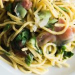 Un plato rico y sabroso. (Foto de Brooke Lark en Unsplash)