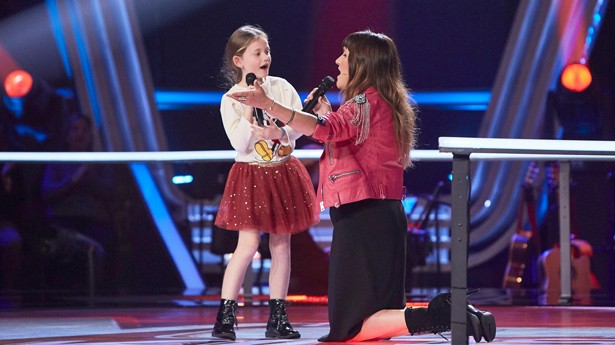 Sofía pidió cantar "La puerta violeta" con Rozalén y emocionó a todos. (Foto: Antena 3)