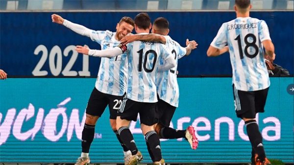 Los jugadores argentinos celebraron su abultada victoria. (Foto: @CopaAmerica)