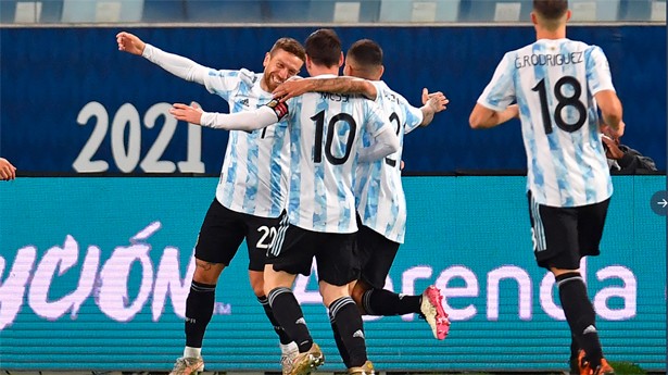 Los jugadores argentinos celebraron su abultada victoria. (Foto: @CopaAmerica)