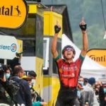 Pogacar en tromba. Teuns se llevó la etapa. (Foto: 2LeTour)