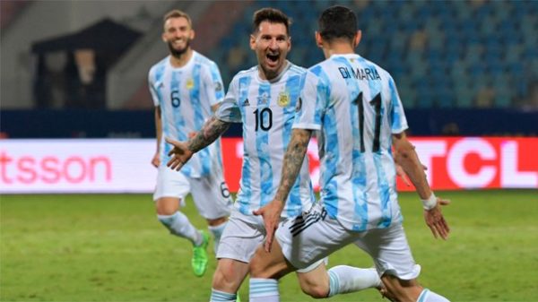 Messi convirtió a Argentina en la cuarta semifinalista. (@CopaAmérica)
