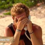 Tom se vino abajo. Menos mal que se pudo refugiar en los brazos de su hermana. (Foto: Telecinco)