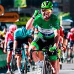 Cavendish atrapó a Merckx en un histórico esprint. (Foto: @Tour)