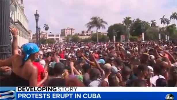 Biden insta al régimen castrista a escuchar las protestas de los cubanos. (Foto: ABC news)