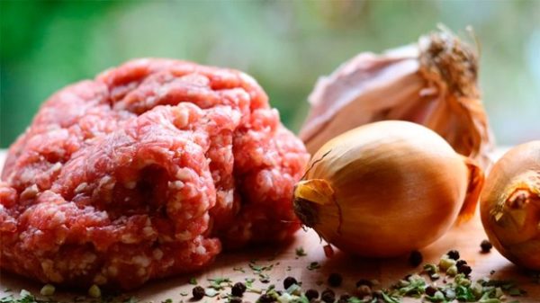 Carne picada para un rico pastel. (Foto: congerdesign/Pixabay)