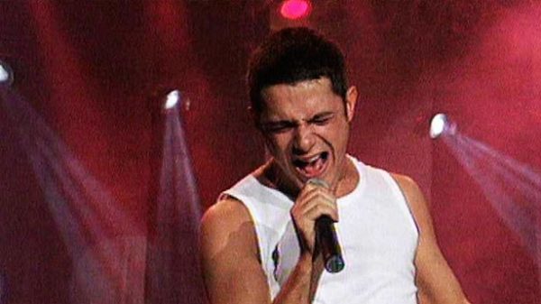 Alejandro Sanz en Viaje al fondo de la tele. (Foto: archivo RTVE)