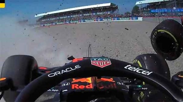 El momento en que Verstappen perdió el control de su bólido. (Foto: DAZN/F1)