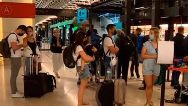 La variante Delta ha abierto graves interrogantes sobre el turismo. (Foto: Euronews)
