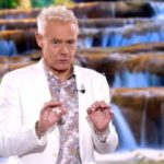 Jordi González anunció la final en dos partes de Supervivientes: el miércoles y el viernes. (Foto: Telecinco)