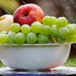 Manzanas y uvas