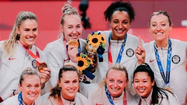 Estados Unidos ganó un histórico oro en voleibol femenino al vencer a Brasil. (Foto: @USTeam)