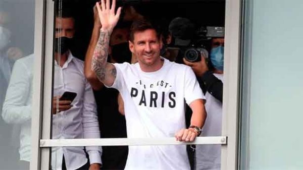 La primera imagen de Leo Messi en París antes de firmar su contrato con el PSG. (Foto: France 24)