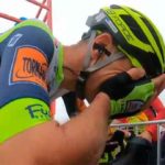 El ciclista estonio se emocionó y rompió a llorar tras su triunfo. (Foto; @LaVuelta)