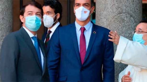 Sánchez en su última imagen en la Conferencoa de Presidentes. (Foto: Antena 3)