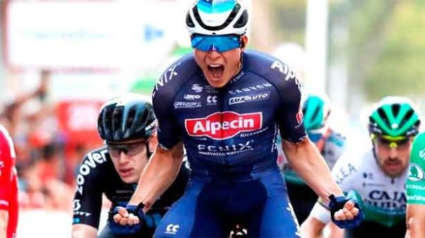 Philipsen hace doblete al sprint en Albacete. (Foto: @LaVuelta)