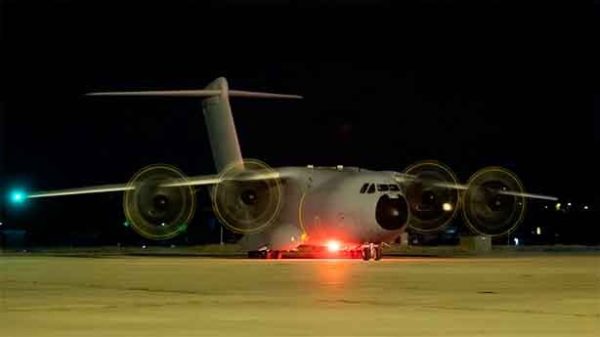 Aterrizó en Madrid el primer avión con 53 españoles y colaboradores afganos repatriados. (Fto: