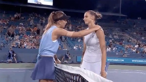 Paula Badosa abandonó por lesión ante Karolina Pliskova. (Foto: @CincyTennis)