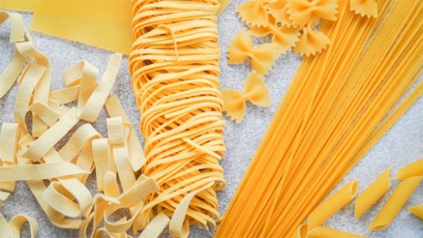 La pasta siempre nos saca de un apuro. (Photo by Karolina Ko322;odziejczak on Unsplash)