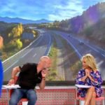 El test de autoescuela a Lydia Lozano en Sálvame. (Foto: Telecinco)