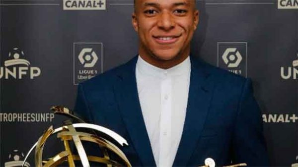 Contratar a Kylian Mbappé