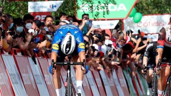 El plan B Sénéchal gana en el ¿último? esprint en La Vuelta.. (Foto: @LaVuelta)