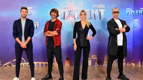 Santi Millán y el jurado regresaron con espectaculares pruebas. (Foto: Telecinco)