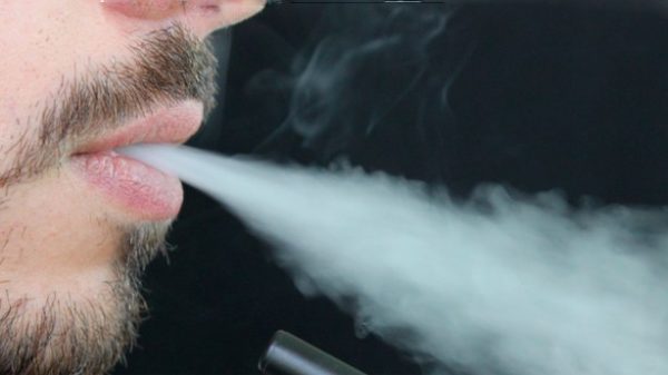 Con la utilización de e-cig ya que no se crean residuos. (Foto: Pixabay)