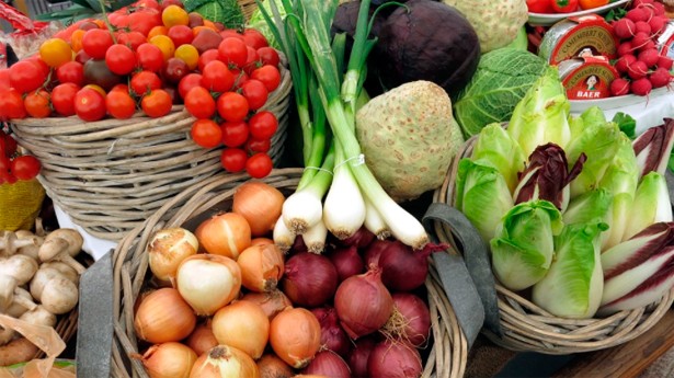 Frutas y verduras vs carnes rojas e hidratos. (Foto: Pixabay)