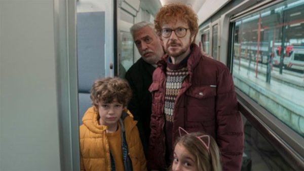 Santiago Segura y su loco viaje en tren. (Foto: Movistar)