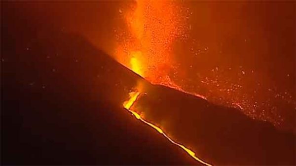 El volcán vuelve a rugir llevando angustia y desánimo. (Foto: RTVC)