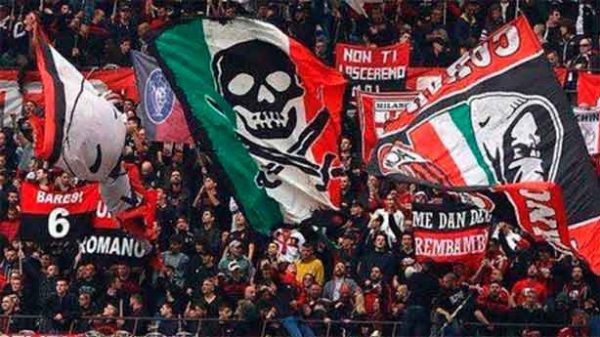 Pioli y Simeone en un duelo clave en San Siro. (Foto:
