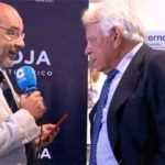 Ángel Expósito en su entrevista con Felipe González. (Foto: Cadena COPE)