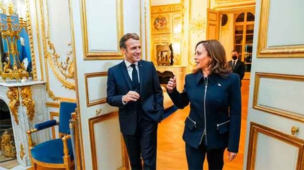 Kamala en su encuentro con Macron en su visita a Francia. (Foto: