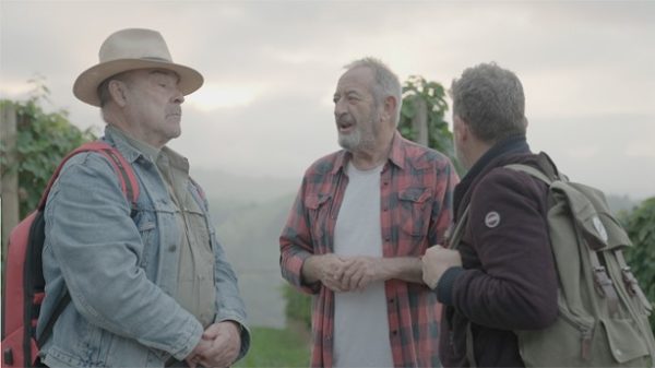 Chicote con sus primeros invitados