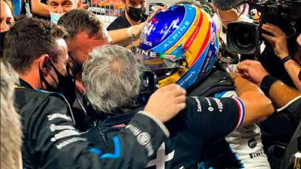 Alonso voló en titánico pilotaje para cumplir su sueño. (Foto: @AlpineF1Team)