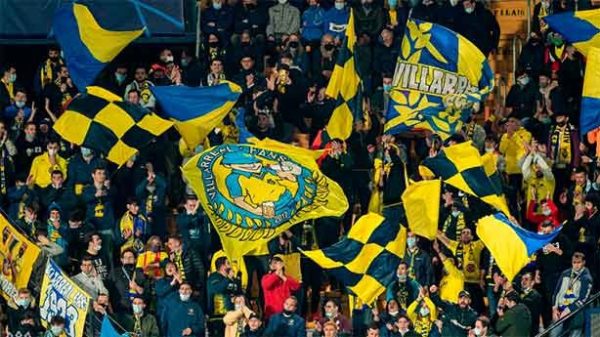 La hinchada agradeció el enorme esfuerzo de su equipo. (Foto; @VillarrealCF)