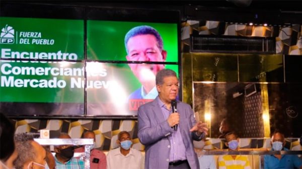 Leonel Fernández en un acto de Fuerza del Pueblo. (Foto: @FPcomunica)