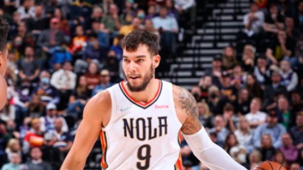 Willy Hernangómez contribuyó al triunfo de Pelicans en Utah. (Foto: @PelicansNBA)