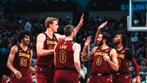 Rubio alcanzó los600 tiros de tres anotados en su carrera en la NBA. (Foto: @cavs)