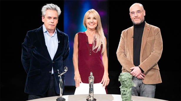 Cayetana Guillén Cuervo conduce el debate de Versión española. (Foto: RTVE)
