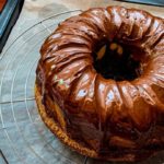 Tarta de mármol o tarta cebra para fiestas. (Photo by Vivien Vanyur on Unsplash)