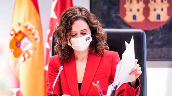 Isabel Díaz Ayuso en la cumbre de presidentes. (Foto: CdeM)
