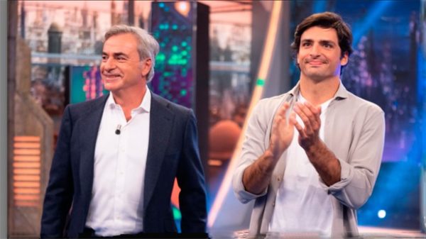 Carlos Sainz padre y Carlos Sainz hijo han visitado "El Hormiguero 3.0" para presentar "Sainz: vivir para competir". (Foto: Antena 3)