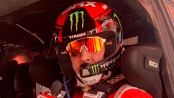 La nueva foto de perfil del piloto del Dakar en Twitter. (Foto: @NaniRoma)