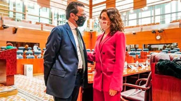 Éxito de Isabel Díaz Ayuso al lograr la aprobación de los Presupuestos. (Foto: CdeM)