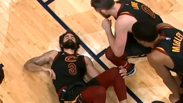 Ricky sufre la misma lesión en la misma rodilla que en (Foto: captura YT)